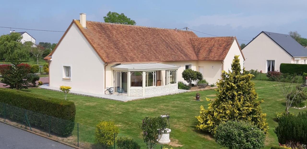 Gite "Au P'Tit Tourois" De Plain-Pied Tout Confort Avec Veranda Proche D'Omaha Beach Et De Bayeux Accueillant Les Animaux Екстер'єр фото