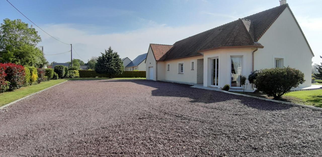 Gite "Au P'Tit Tourois" De Plain-Pied Tout Confort Avec Veranda Proche D'Omaha Beach Et De Bayeux Accueillant Les Animaux Екстер'єр фото