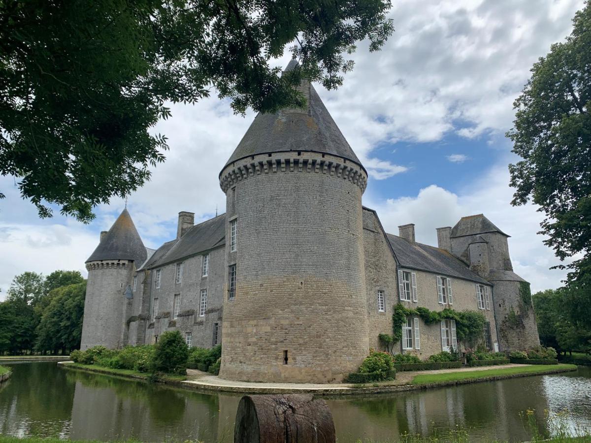 Gite "Au P'Tit Tourois" De Plain-Pied Tout Confort Avec Veranda Proche D'Omaha Beach Et De Bayeux Accueillant Les Animaux Екстер'єр фото
