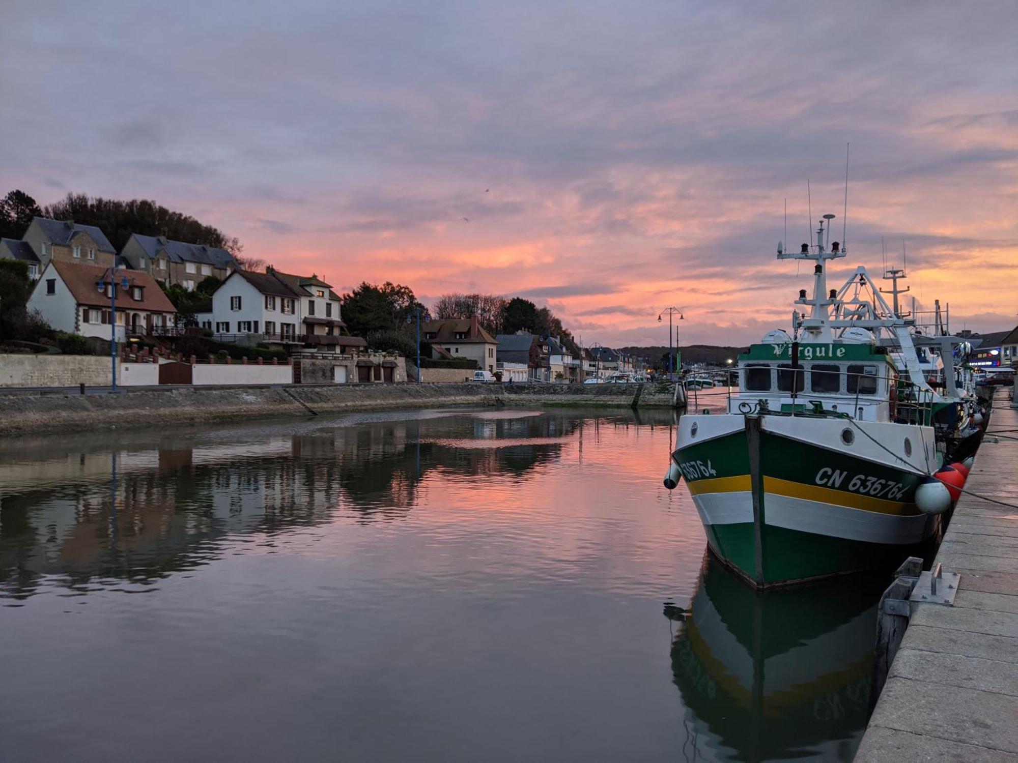 Gite "Au P'Tit Tourois" De Plain-Pied Tout Confort Avec Veranda Proche D'Omaha Beach Et De Bayeux Accueillant Les Animaux Екстер'єр фото